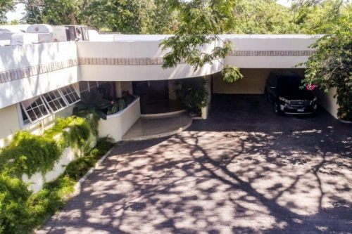 Luxurious house available for sale in Cuesta Hermosa III, Santo Domingo.   Santo domingo