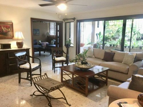 Luxurious furnished apartment for sale or rent in Ensanche Paraíso, Santo Domingo. 