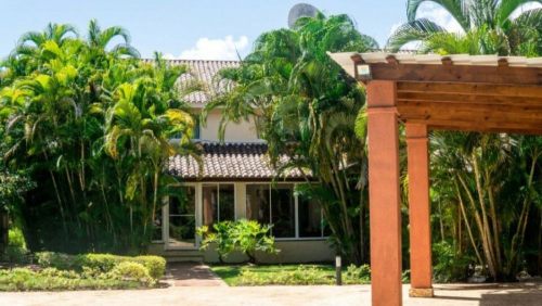       Hermosa Villa en venta o alquiler amueblada en Juan Dolio, Guayacanes. 