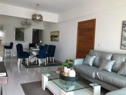 Furnished apartment for rent in Piantini, Santo Domingo.