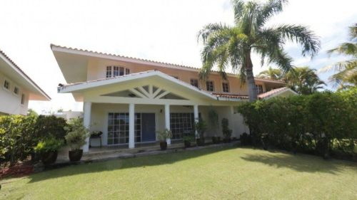       Hermosa Villa amueblada en venta en Cocotal Golf & Country Club, Bávaro, Punta Cana. 