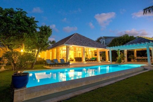 Luxurious and exclusive Villa for sale furnished in Arrecife, Punta Cana. 