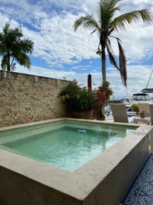 Villa frente a marina disponible para venta en Puerto Bahia         Samana
